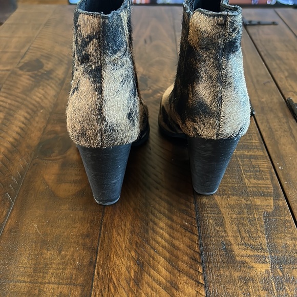 Adam Tucker Cowhide Soft Sole Western Booties | Size 6 - Picture 4 of 6